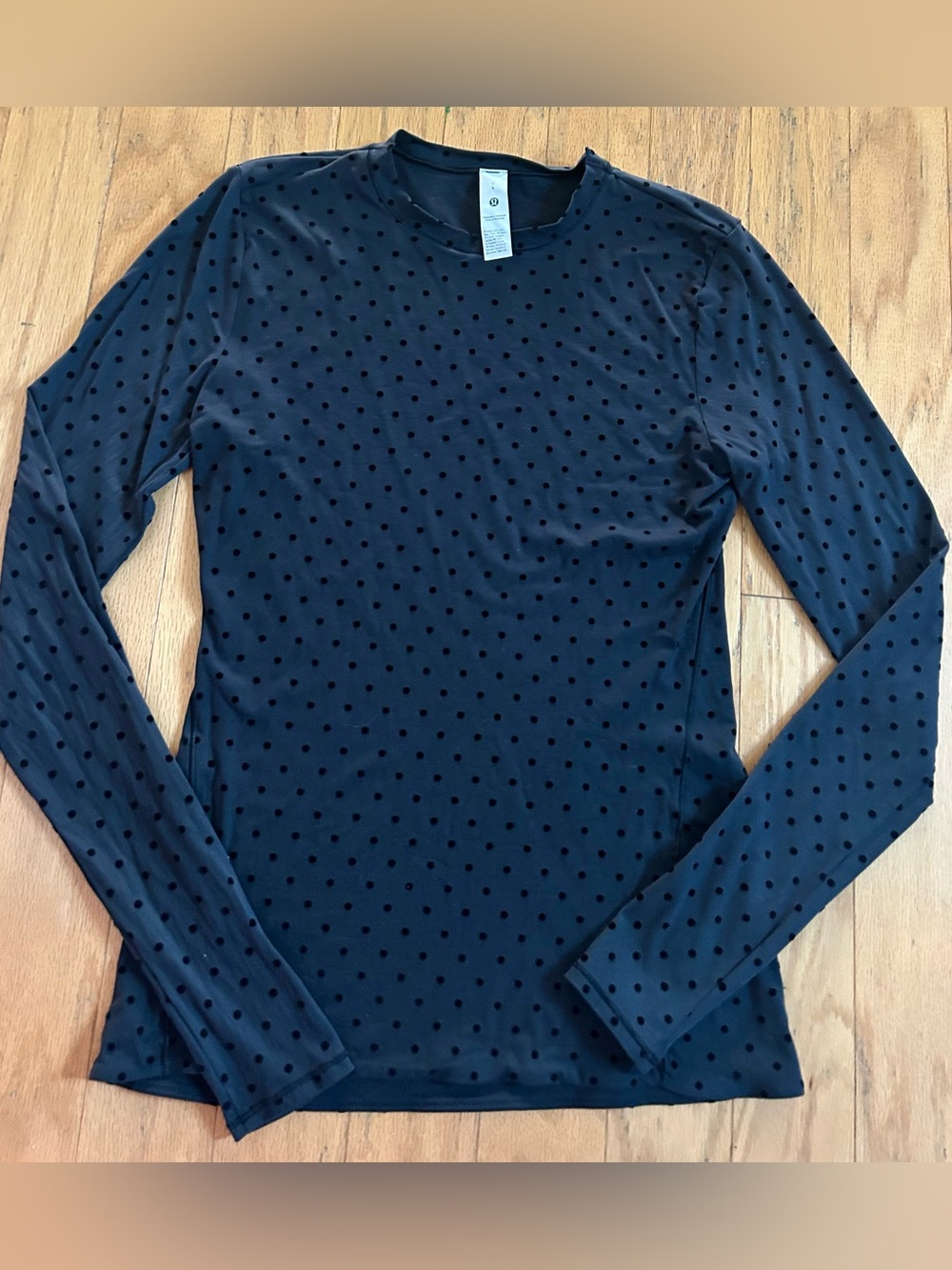 Lululemon polka flocked long sleeve Wundermost crewneck shirt